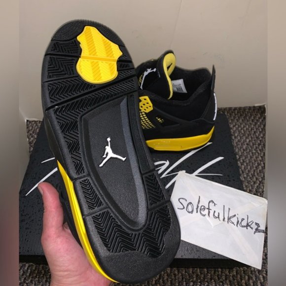 Air Jordan Retro 4 Thunder 2023 (DH6927-017) Size 10 Deadstock!